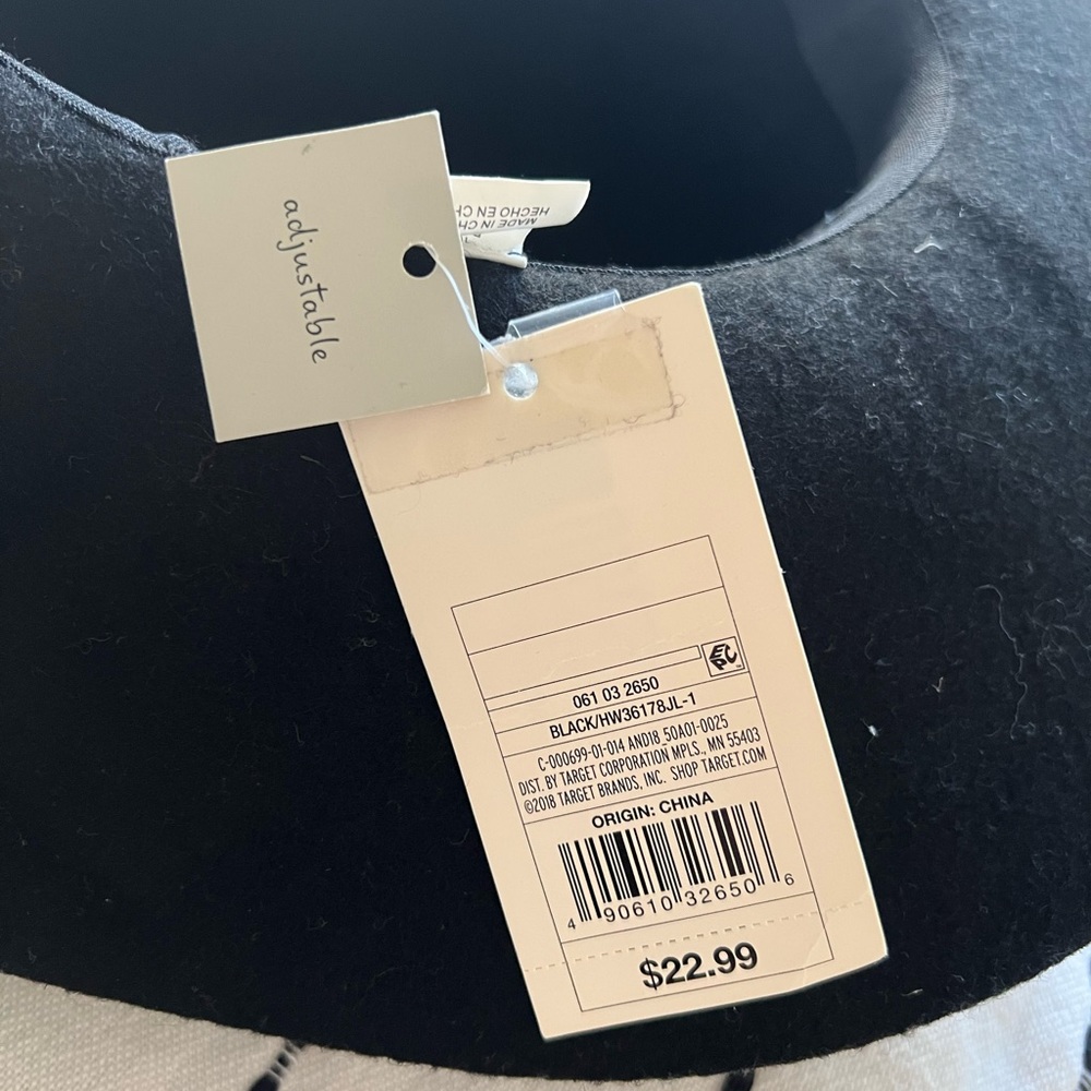 Adjustable hat - Picture 2 of 4